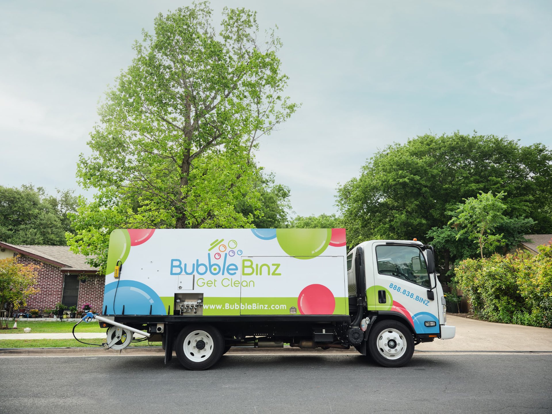 Bubble Binz truck side view